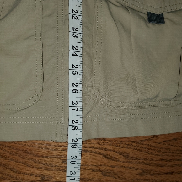 Eddie Bauer large men's tan Travex utility vest. - Picture 9 of 9